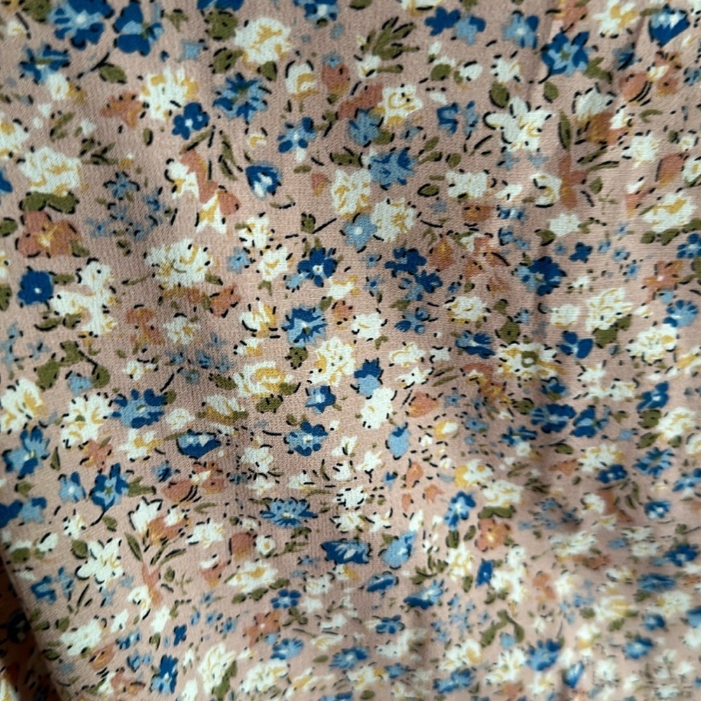 Floral blouse​ - Picture 4 of 4